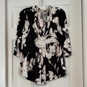NEW Black & Cream Blouse V-Neckline, L